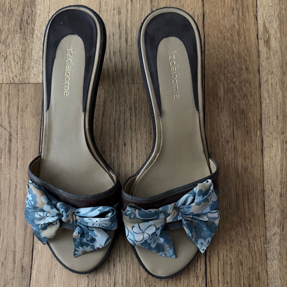 Liz Claiborne Women's Heels with Blue Floral Bow